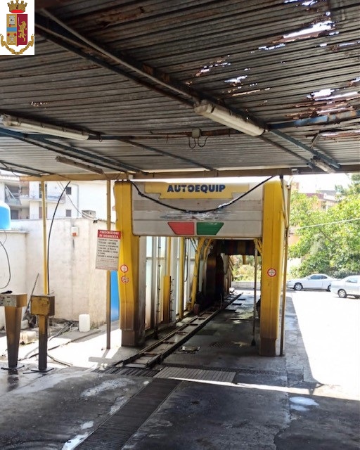 CATANIA: LA POLIZIA DI STATO INDAGA I TITOLARI DI DUE AUTOLAVAGGI PER SFRUTTAMENTO MINORILE E DI LAVORATORI EXTRACOMUNITARI