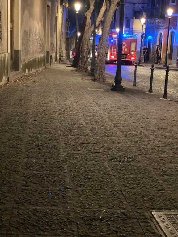 INCENDIO IN UN GARAGE A PATERNO' IERI SERA