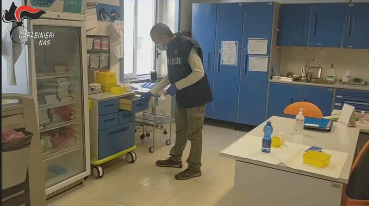 CONTROLLI DEI NAS, SEQUESTRI E DENUNCE PRESSO IL CENTRO DI SALUTE MENTALE DI BIANCAVILLA - 