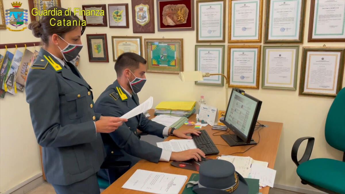 CATANIA: CON UN FALSO TESTAMENTO BADANTE EREDITA TUTTI I BENI DI UN'ANZIANA: SEQUESTRO DA 1 MILIONE - 