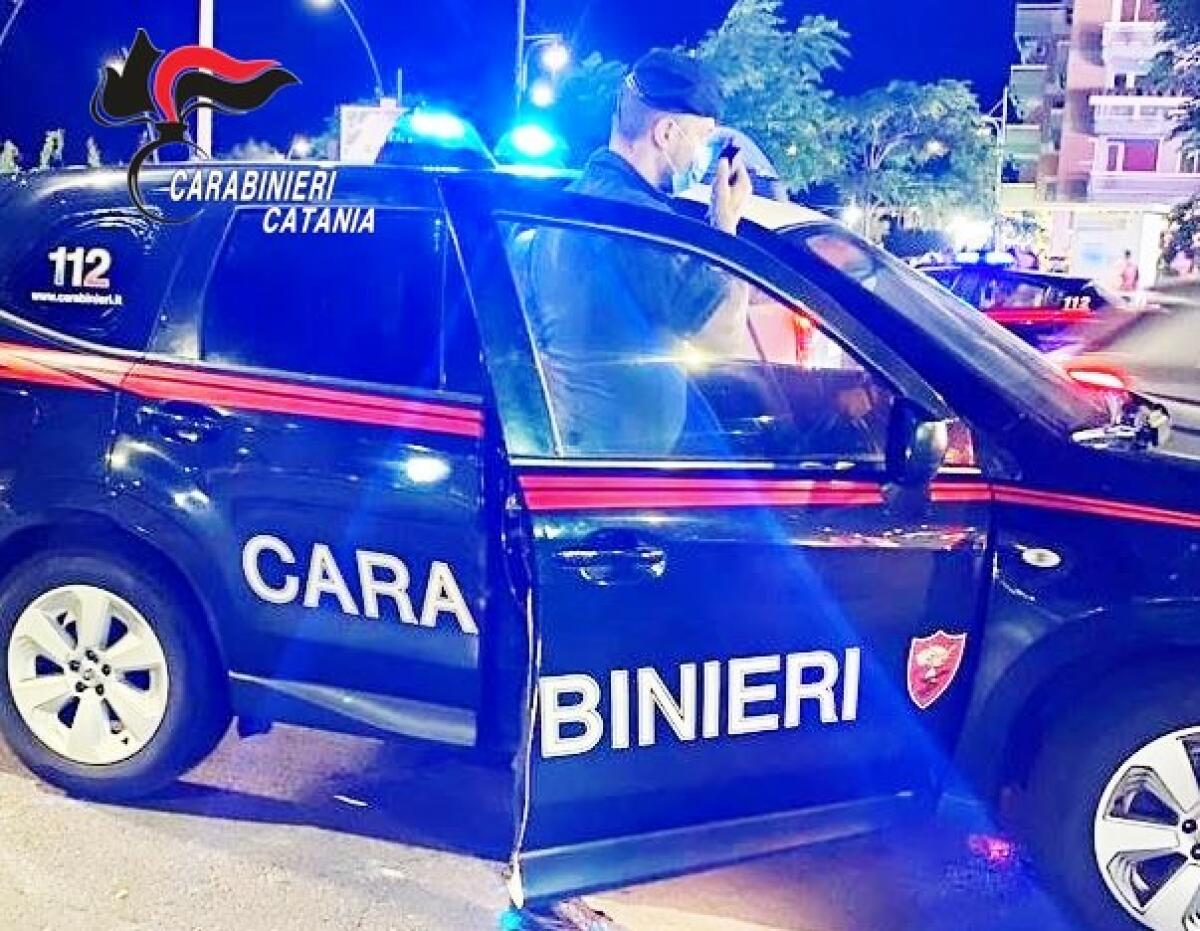 CATANIA. IRASCIBILE E GELOSO TENTA DI SFONDARE LA PORTA DELLA FIDANZATA: ARRESTATO - 