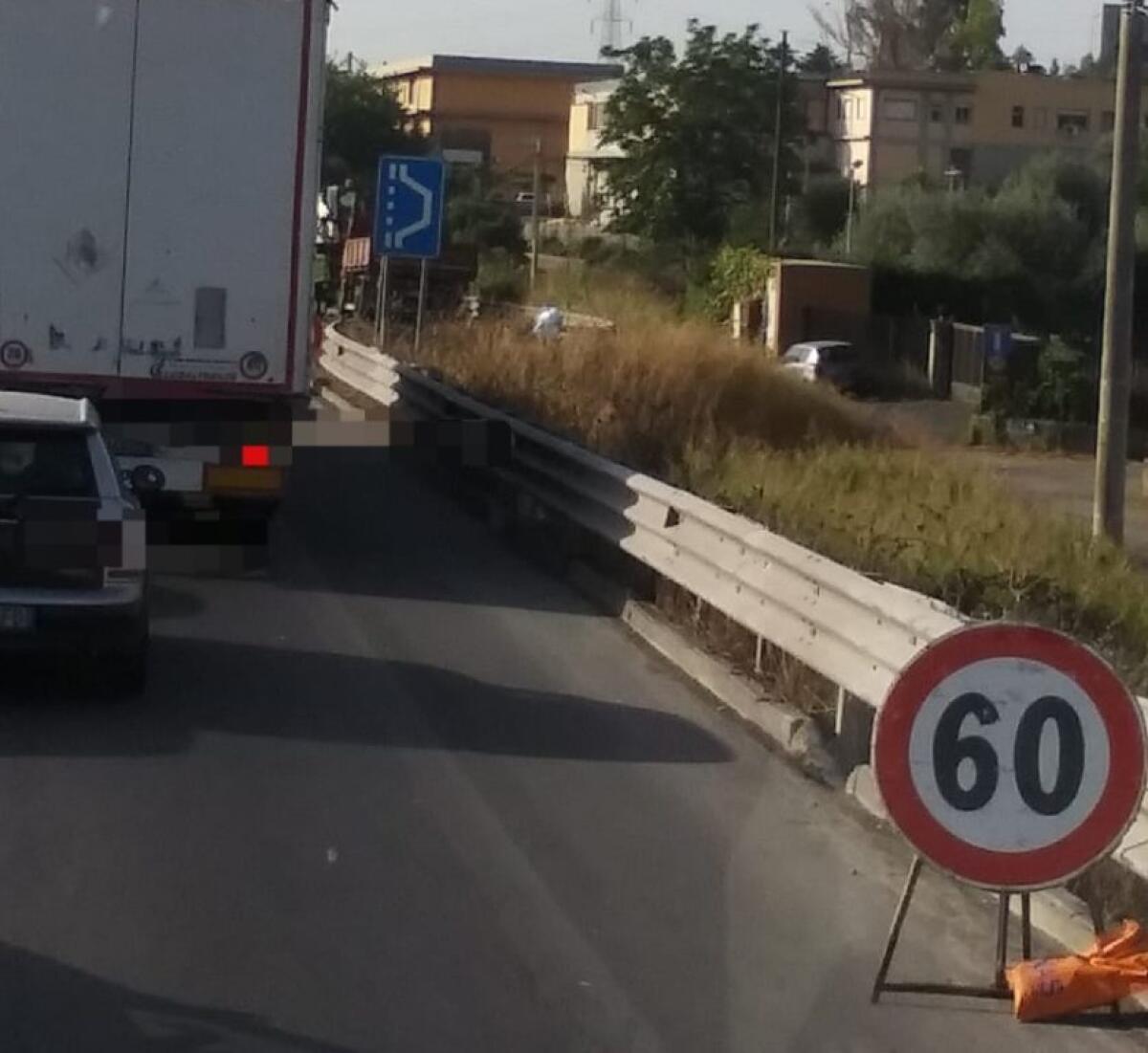 PROSEGUONO I LAVORI SULLA SS121, CODE DIREZIONE CATANIA - 