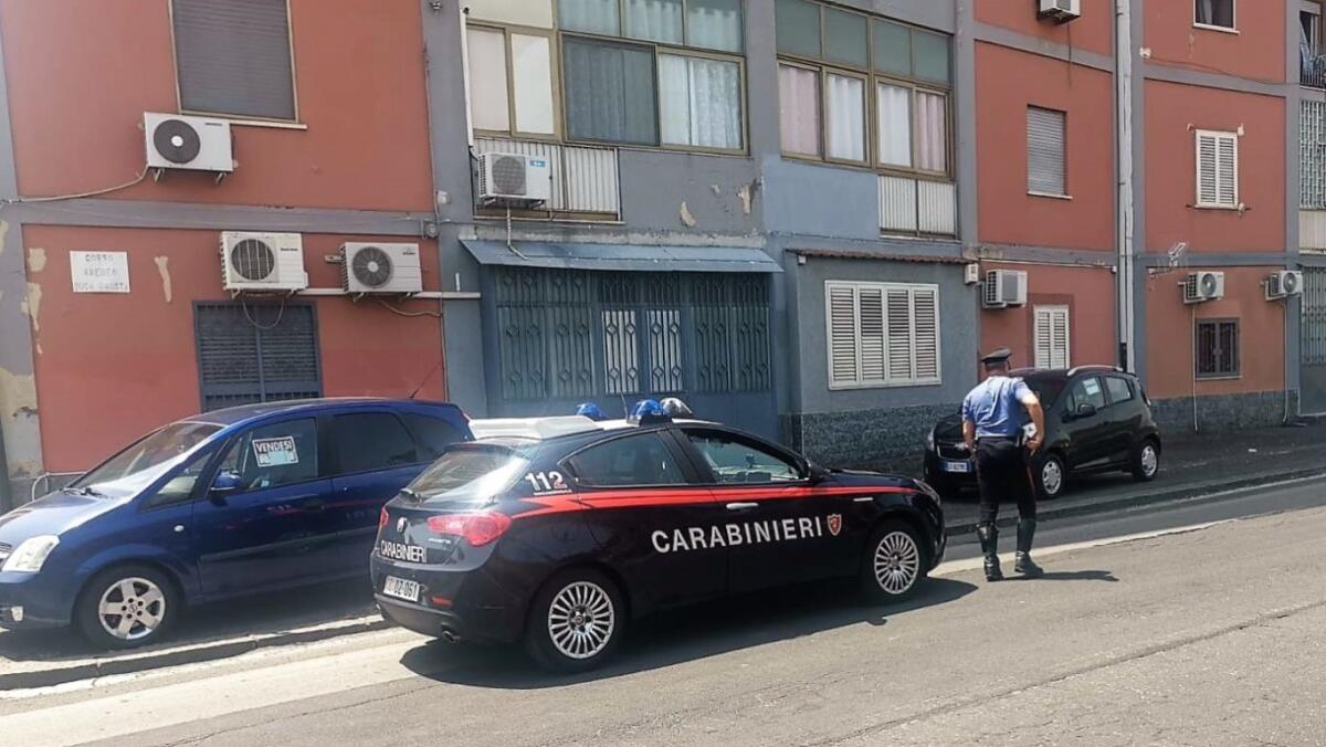 CATANIA: PRIMA PICCHIA LA MOGLIE, POI CHIARISCE MA TENTA IL SUICIDIO. SALVATO  DAI CARABINIERI - 