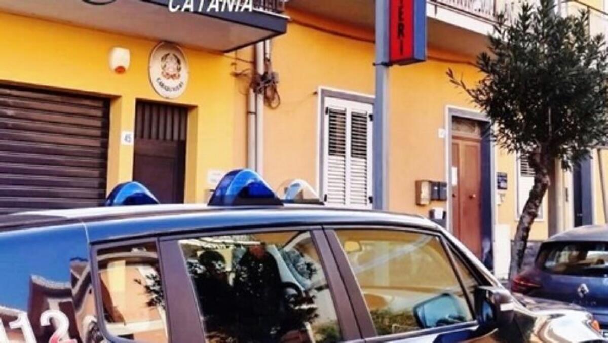 PEDARA. PICCHIA LA MOGLIE ED IL PADRE INTERVENUTO IN SUA DIFESA: ARRESTATO - 