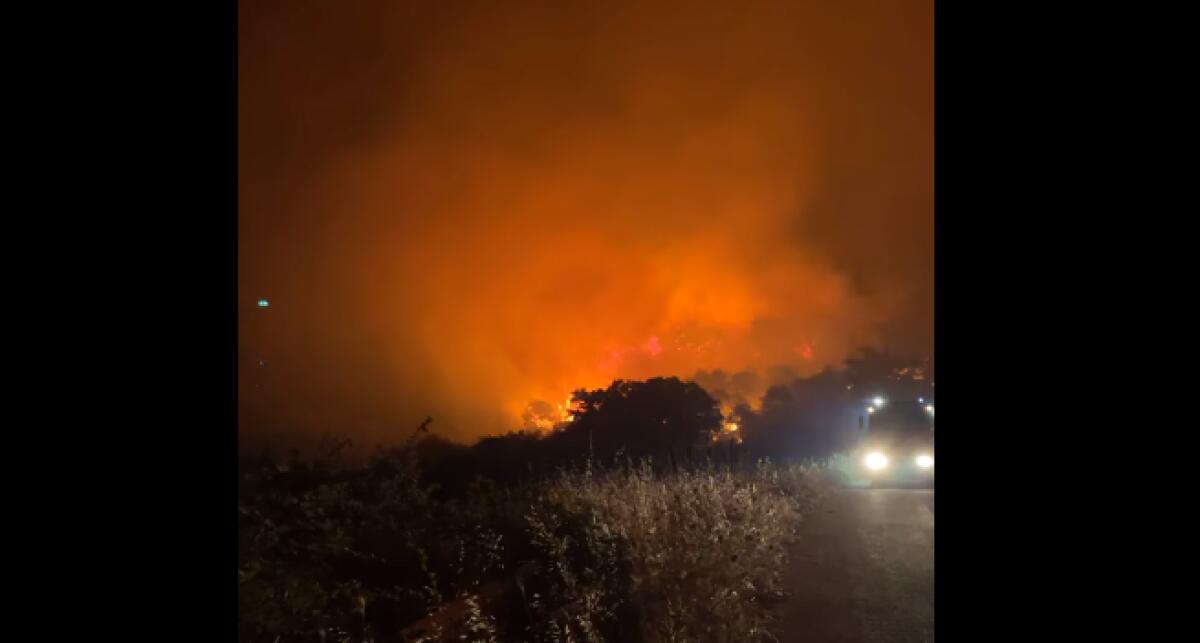 INCENDI: IN SICILIA BRUCIA ANCORA TROINA, MUSUMECI CHIEDE L'INTERVENTO DEI MILITARI DELL'ESERCITO NELLE AREE RURALI. - 