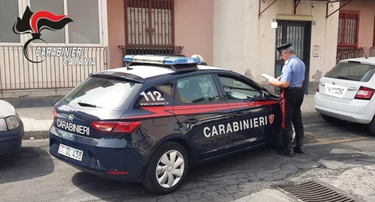 ACIREALE. SCEGLIE LA VITTIMA E PRIMA DI RAPINARLA LA COSTRINGE AD ACCOMPAGNARLO IN AUTO: ARRESTATO - 