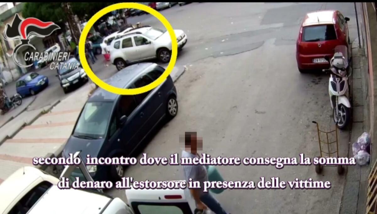 PATERNÒ: CINQUE ARRESTI PER ESTORSIONE AGGRAVATA - IL VIDEO - 