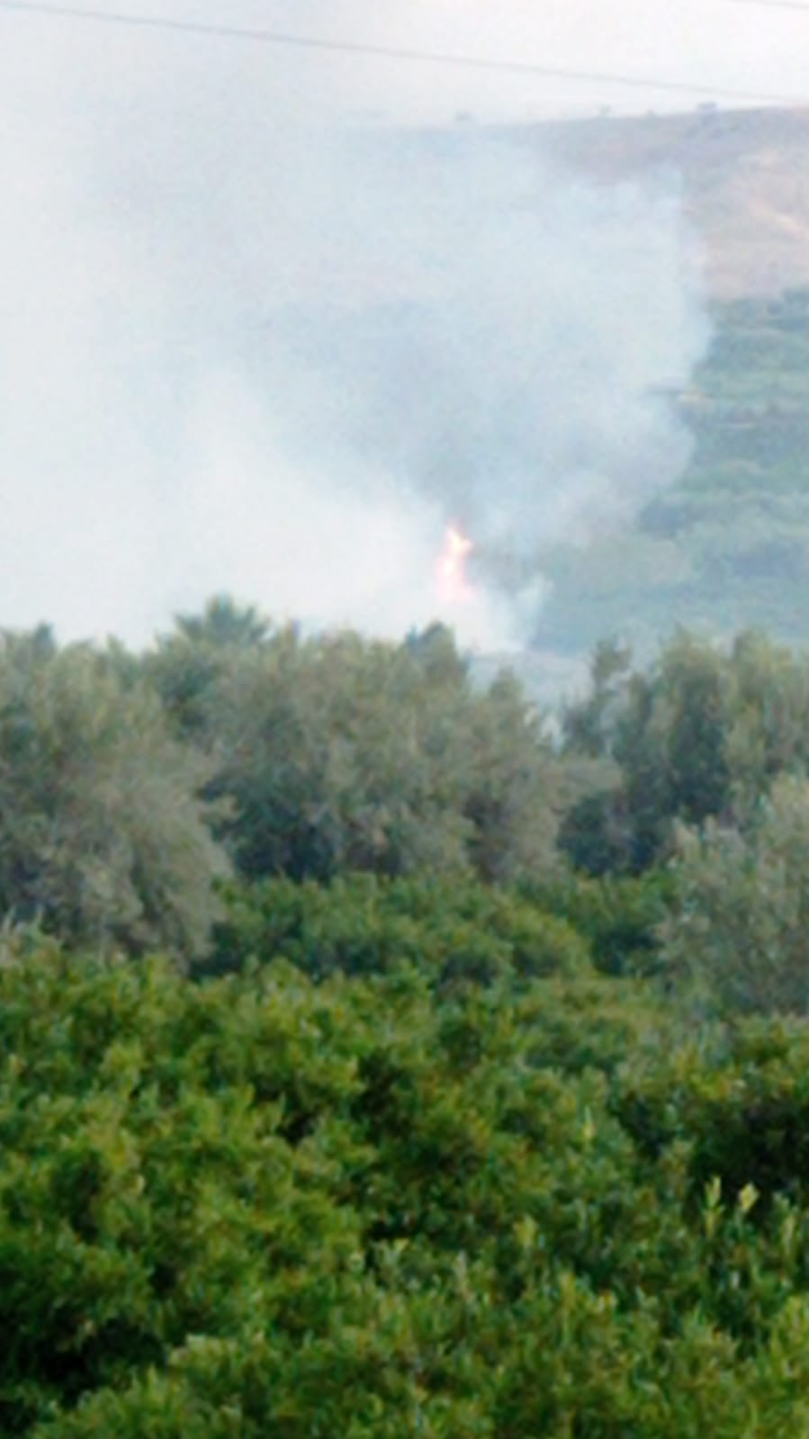 GIORNATA INFERNALE DI INTERVENTI PER I VIGILI DEL FUOCO, ENNESIMO INCENDIO IN CORSO DI STERPAGLIE
