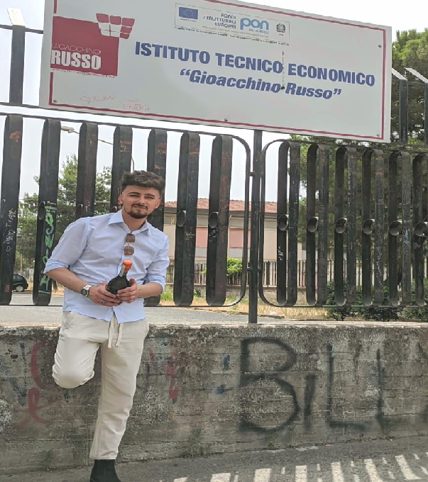 SALVATORE EMANUELE BELLIAISTITUTO TECNICO ECONOMICO GIOACCHINO RUSSO 5