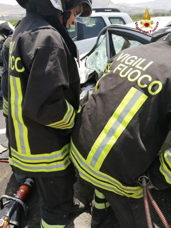 RAMACCA: SCONTRO TRA DUE AUTO SULLA SS288, MORTO 76 ENNE