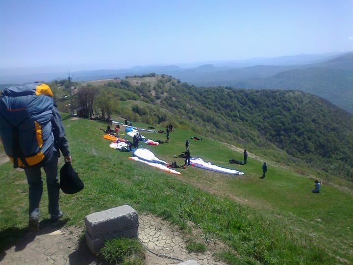 IN VAL PARMA I CAMPIONATI ITALIANI DI PARAPENDIO 2021, TRA I FAVORITI IL PATERNESE MARCO BUSETTA
