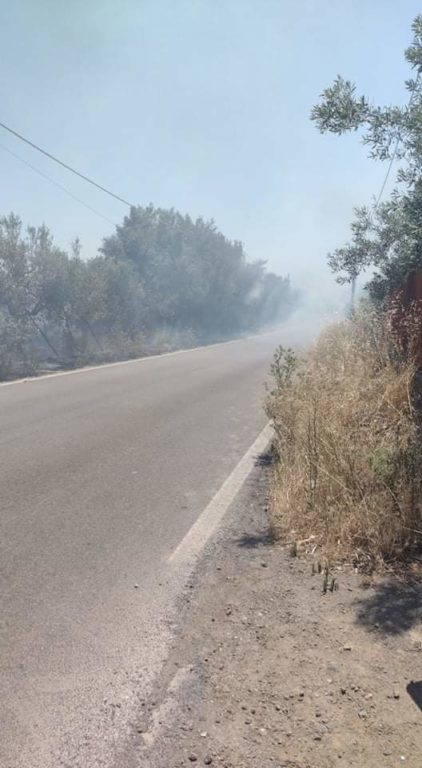 GIORNATA INFERNALE DI INTERVENTI PER I VIGILI DEL FUOCO, ENNESIMO INCENDIO IN CORSO DI STERPAGLIE