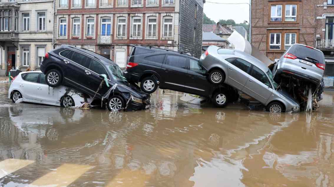 MALTEMPO IN GERMANIA, SALGONO A 49 I MORTI E DECINE DI DISPERSI PER LE INONDAZIONI
