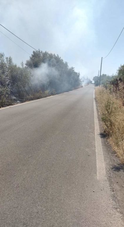 GIORNATA INFERNALE DI INTERVENTI PER I VIGILI DEL FUOCO, ENNESIMO INCENDIO IN CORSO DI STERPAGLIE