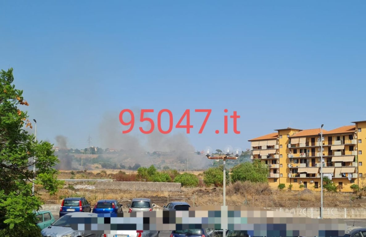 PATERNÒ: ENNESIMO INCENDIO STERPAGLIE IN CORSO