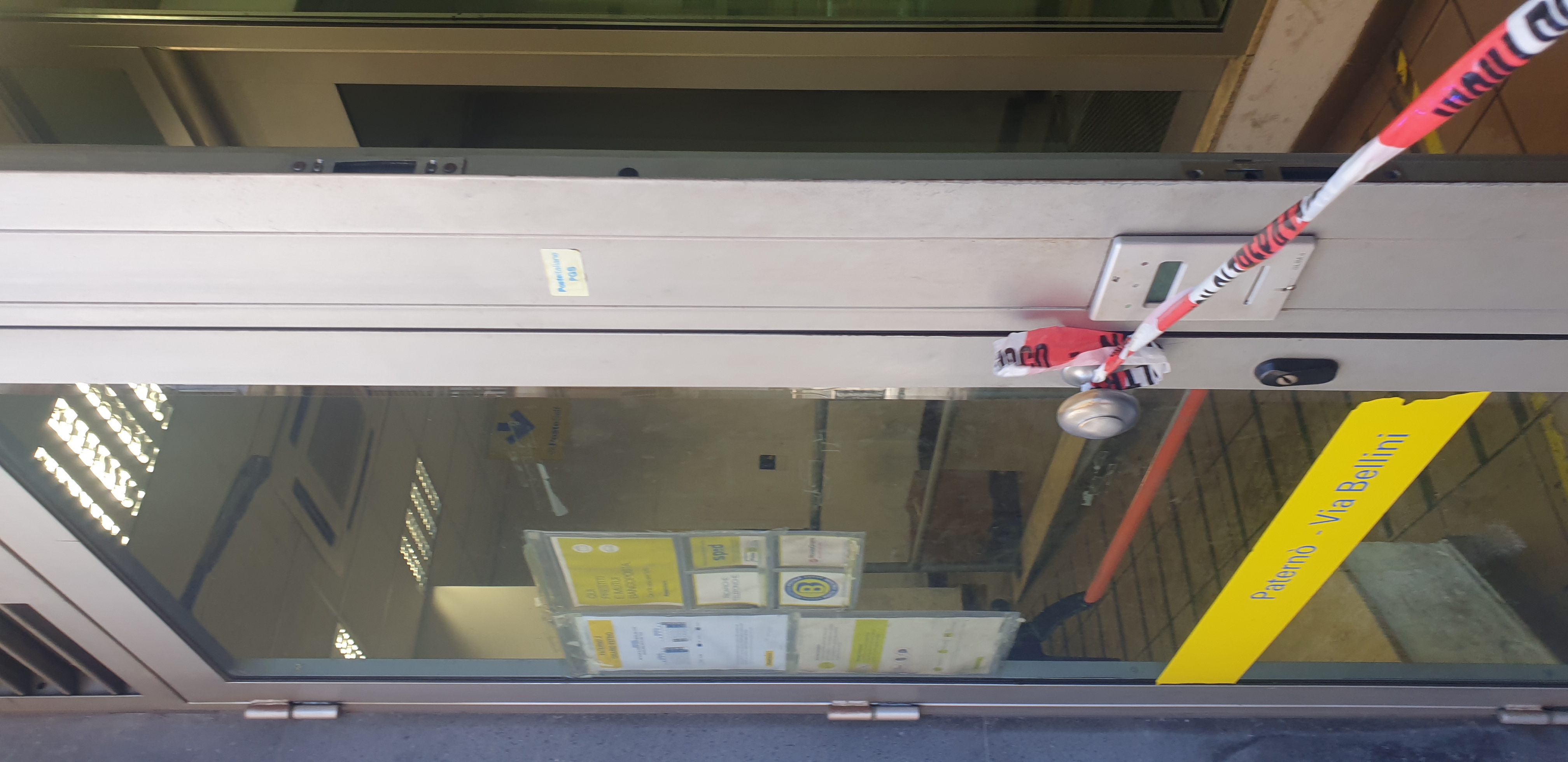 PATERNO’: UOMO ENTRA IN FILIALE DELLE POSTE E BUTTA BENZINA, PRESO DAI CARABINIERI, SUL POSTO ANCHE VVF E 118.