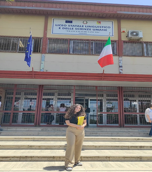 SIMONA DONSI'ISTITUTO FRANCESCO DE SANCTIS 5°Sez. CL