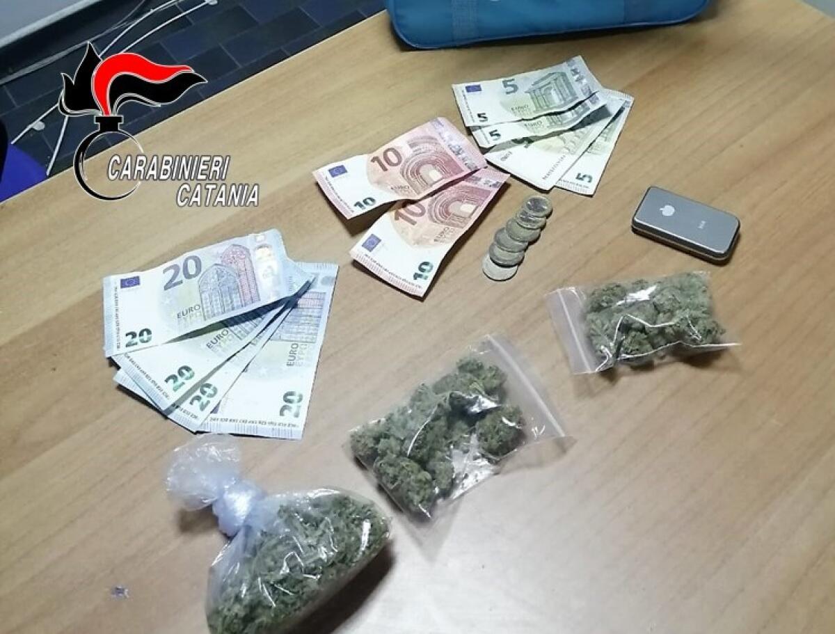 CATANIA. FERMANO LUI, MA A FINIRE IN MANETTE È IL FRATELLO   - 