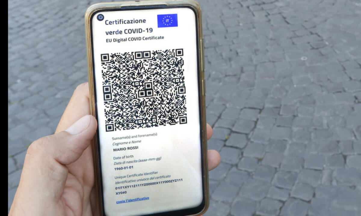 GREEN PASS: DA OGGI SCATTA L'OBBLIGO PER ACCEDERE AD ALCUNI SERVIZI - 