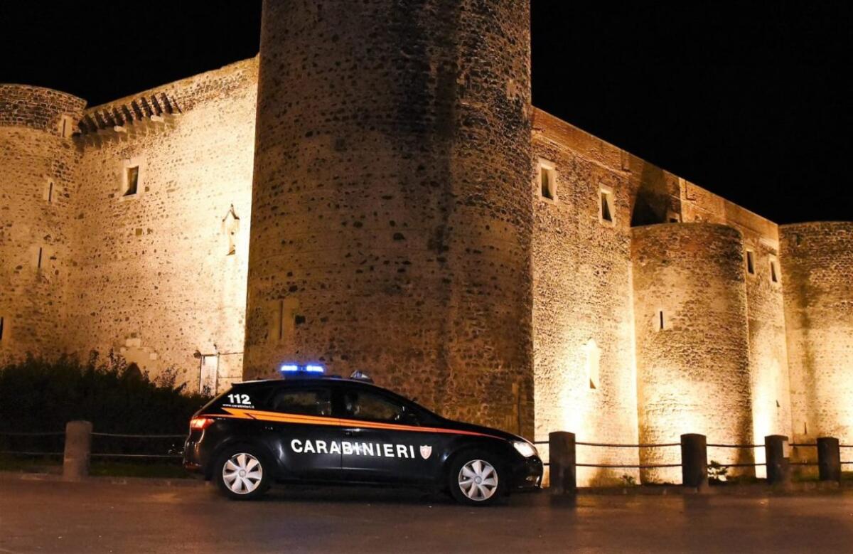 CATANIA. PARCHEGGIATORE ABUSIVO A 14 ANNI: DENUNCIATA LA MADRE - 