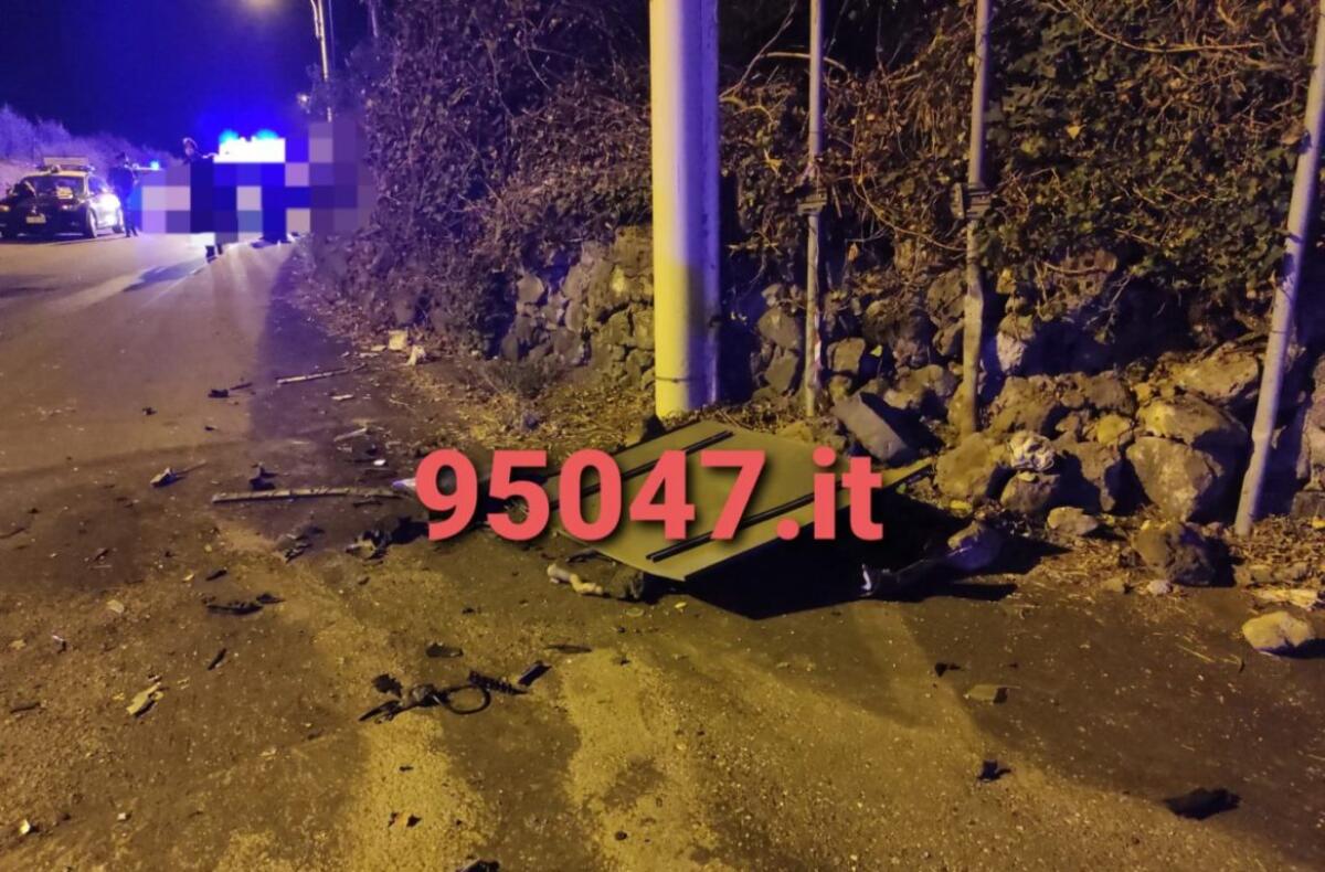 GRAVISSIMO INCIDENTE STRADALE NELLA NOTTE A FIUMEFREDDO: MUORE 20ENNE DI BELPASSO - 