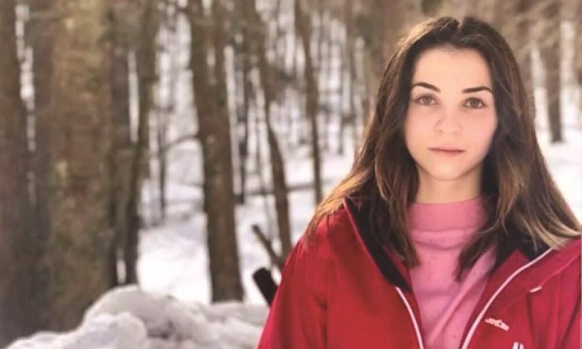 A SOVERATO L’ULTIMO SALUTO A SIMONA CAVALLARO. “SOLO LE BESTIE FANNO UNA FINE COSÌ” - 