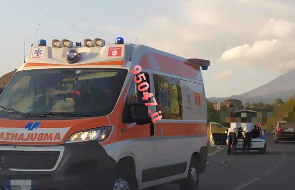 PATERNÒ. INCIDENTE SULLA SP 229/II, FERITO 15 ENNE - 