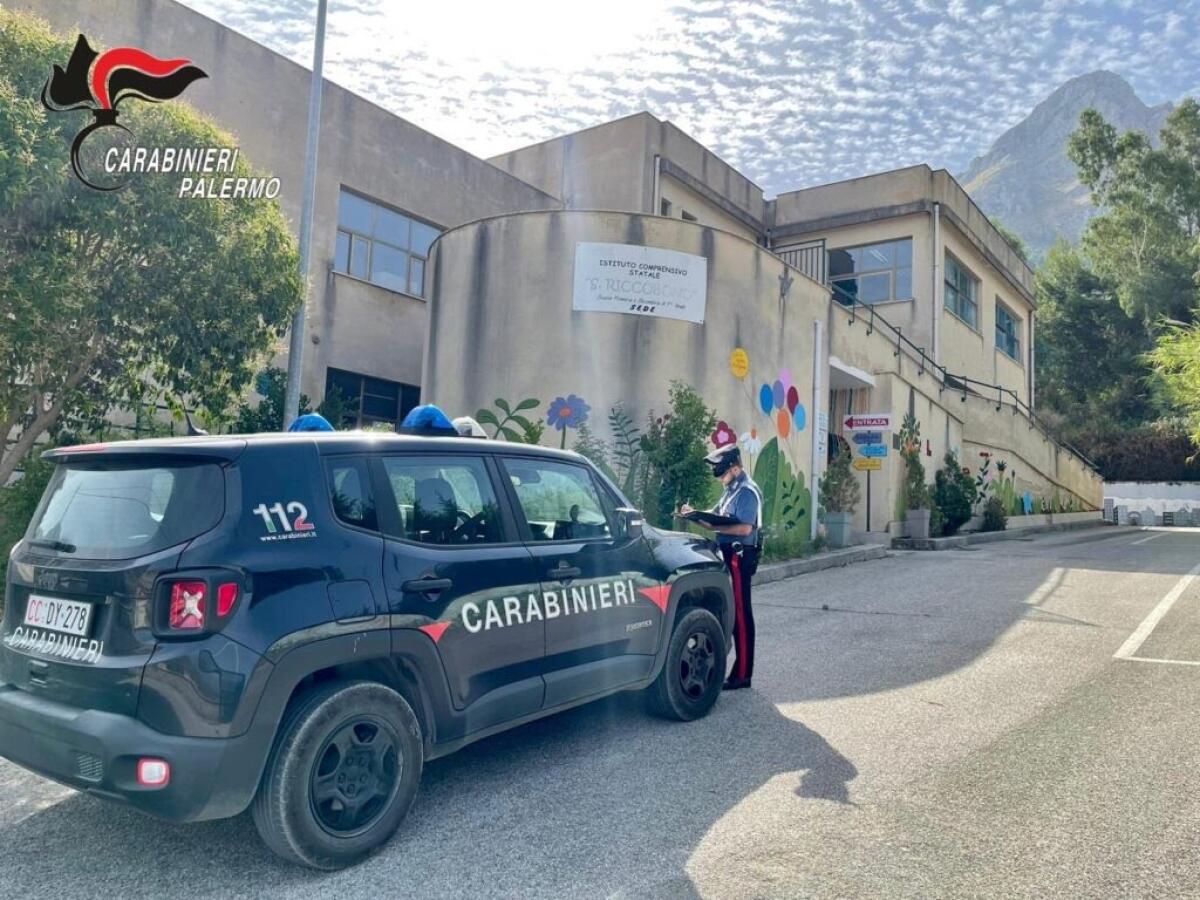 RUBANO A SCUOLA E RIPRENDONO CON VIDEO, 6 DENUNCIATI A SAN GIUSEPPE JATO - 