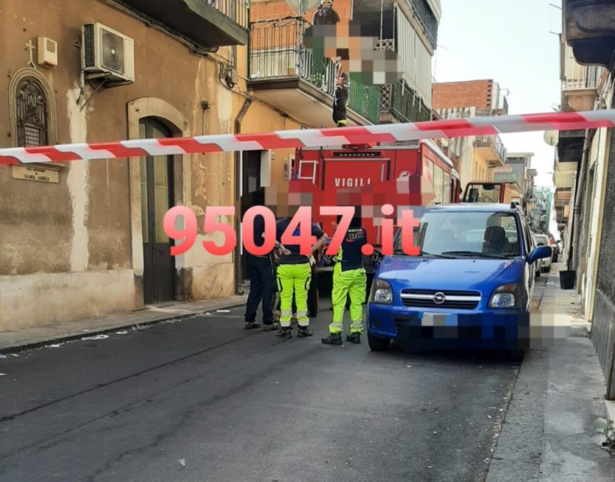 PATERNÒ, MORTO 50ENNE PER CAUSE NATURALI: CADAVERE IN DECOMPOSIZIONE IN CASA. A DARE L’ALLARME I VICINI - 