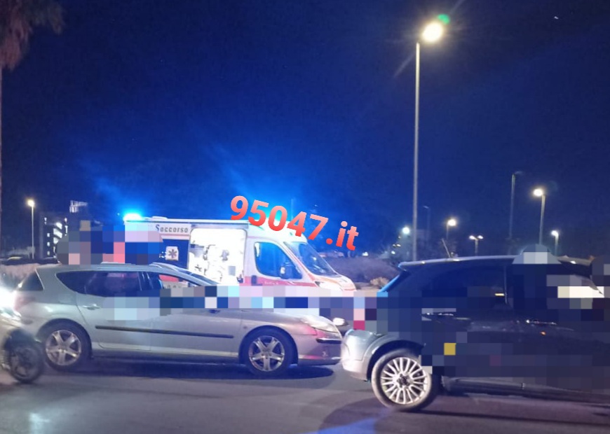 CATANIA: SCONTRO AUTO MOTO ALLA ROTONDA DI NESIMA, FERITO CENTAURO
