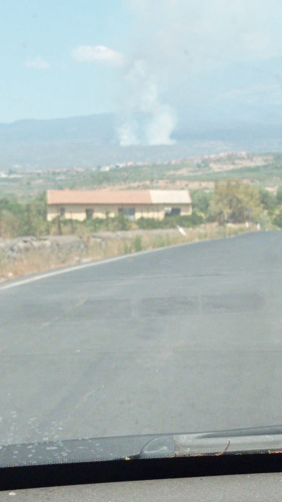 RAGALNA: VASTO INCENDIO IN CORSO DI STERPAGLIE