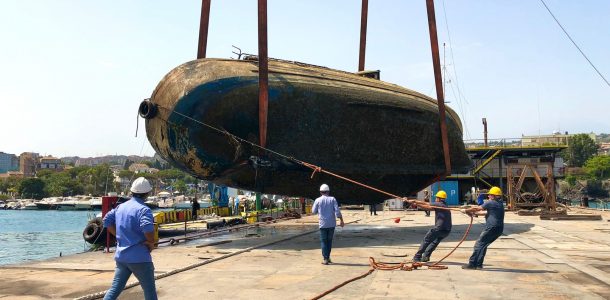 CATANIA, RIPESCATO RELITTO DI CIRCA VENTI METRI NEL PORTO DI OGNINA
