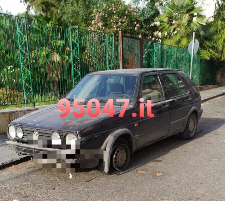 PATERNO': ACCUSA UN MALORE, PERDE IL CONTROLLO DELL'AUTO E SBATTE CONTRO ALTRI VEICOLI