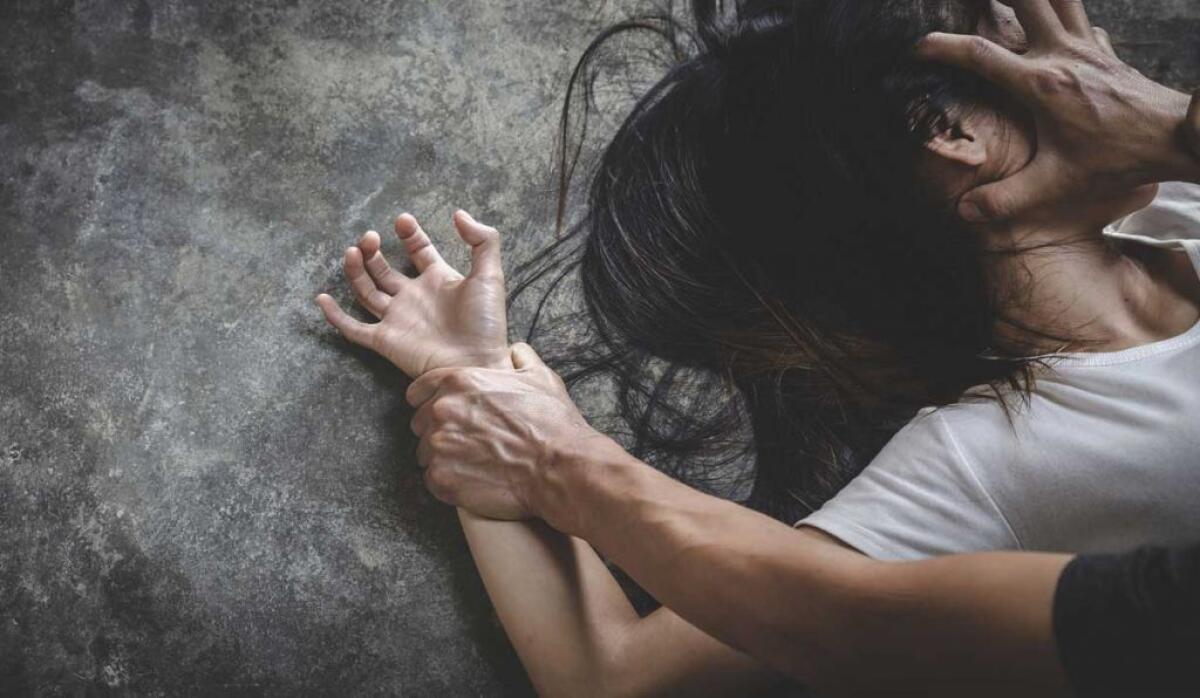 MIRABELLA IMBACCARI LEI LO LASCIA, LUI LA PICCHIA A SANGUE: 33ENNE ARRESTATO PER STALKING E LESIONI - 