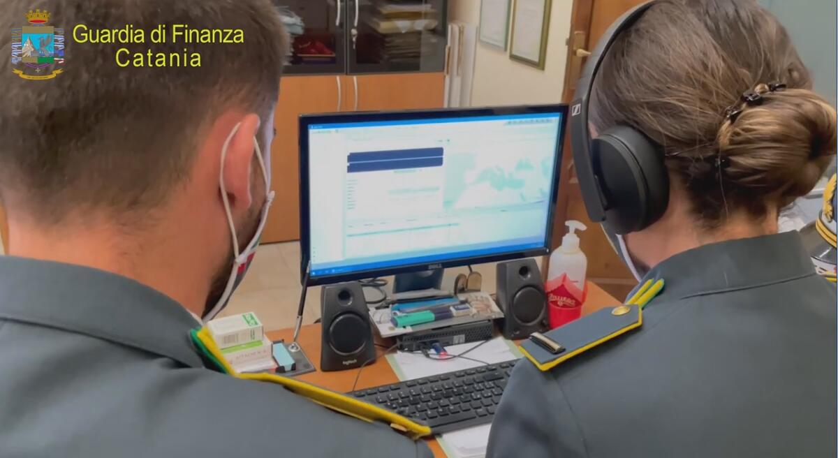 CATANIA. FALSI CREDITI IVA PER 105 MILIONI. 47 INDAGATI E 2 CONSULENTI ARRESTATI DALLA GUARDIA DI FINANZA - 