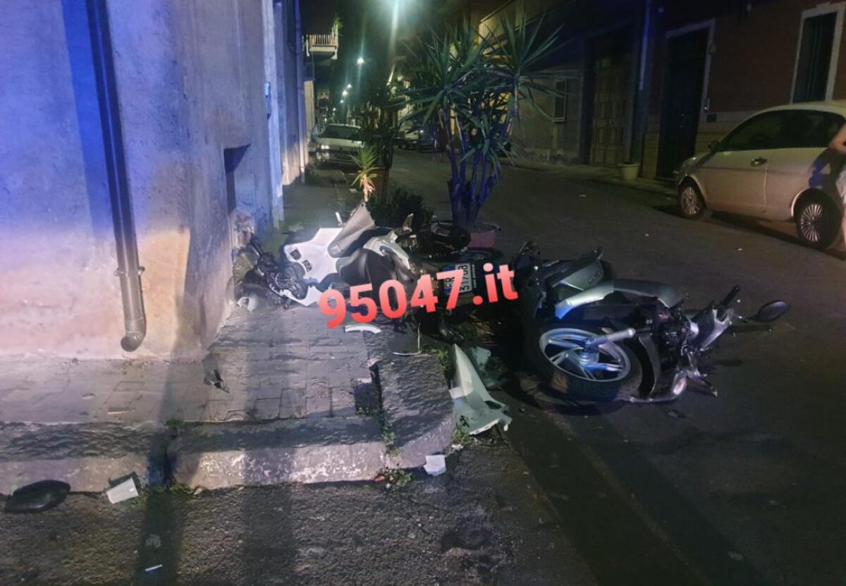 PATERNÒ: VIOLENTO SCONTRO TRA DUE SCOOTER, TRE FERITI - 