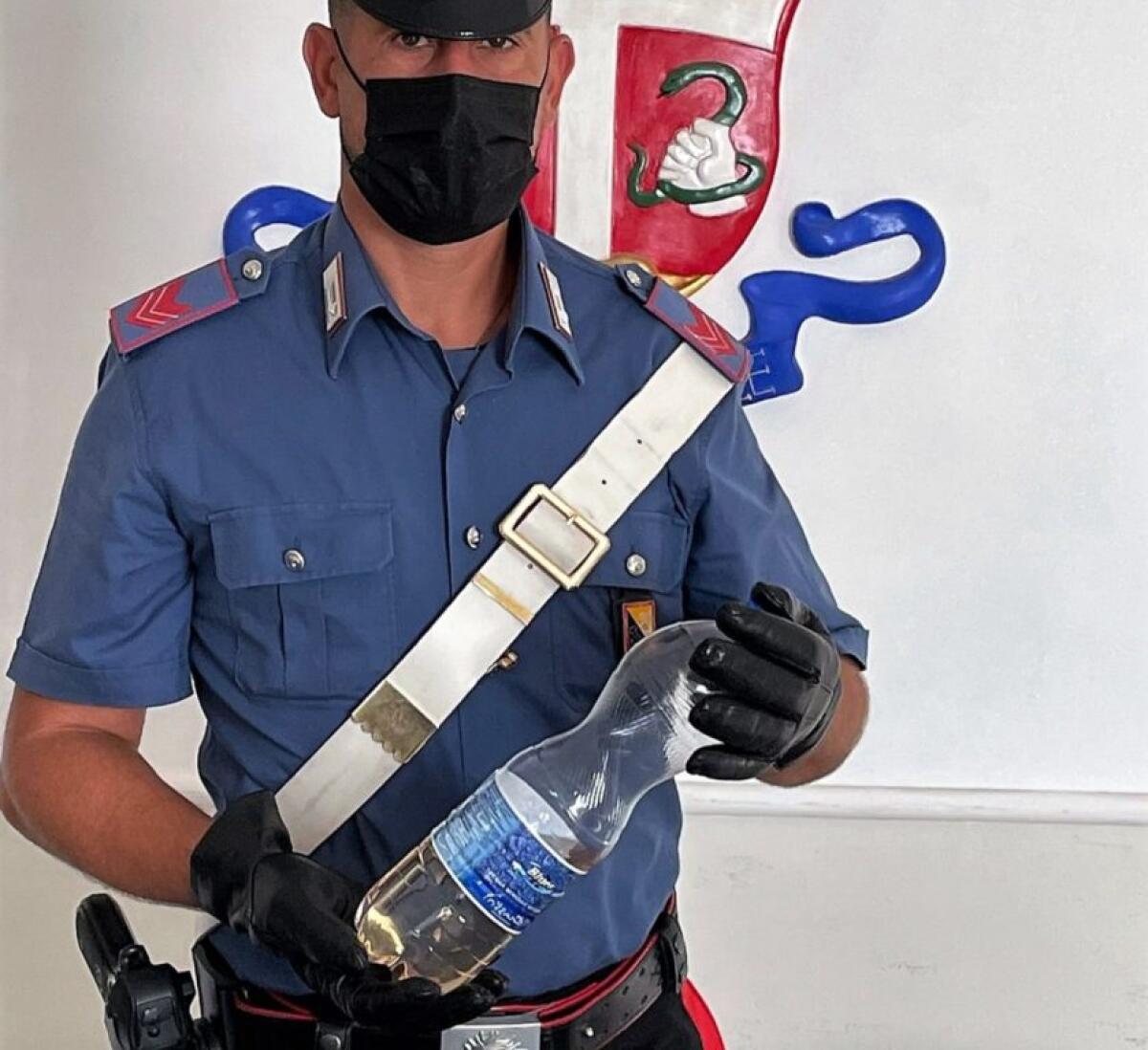 PATERNÒ.  PRESO CON UNA BOTTIGLIA INCENDIARIA IN MANO: VOLEVA DAR FUOCO ALLA EX E IL LORO BAMBINO - 