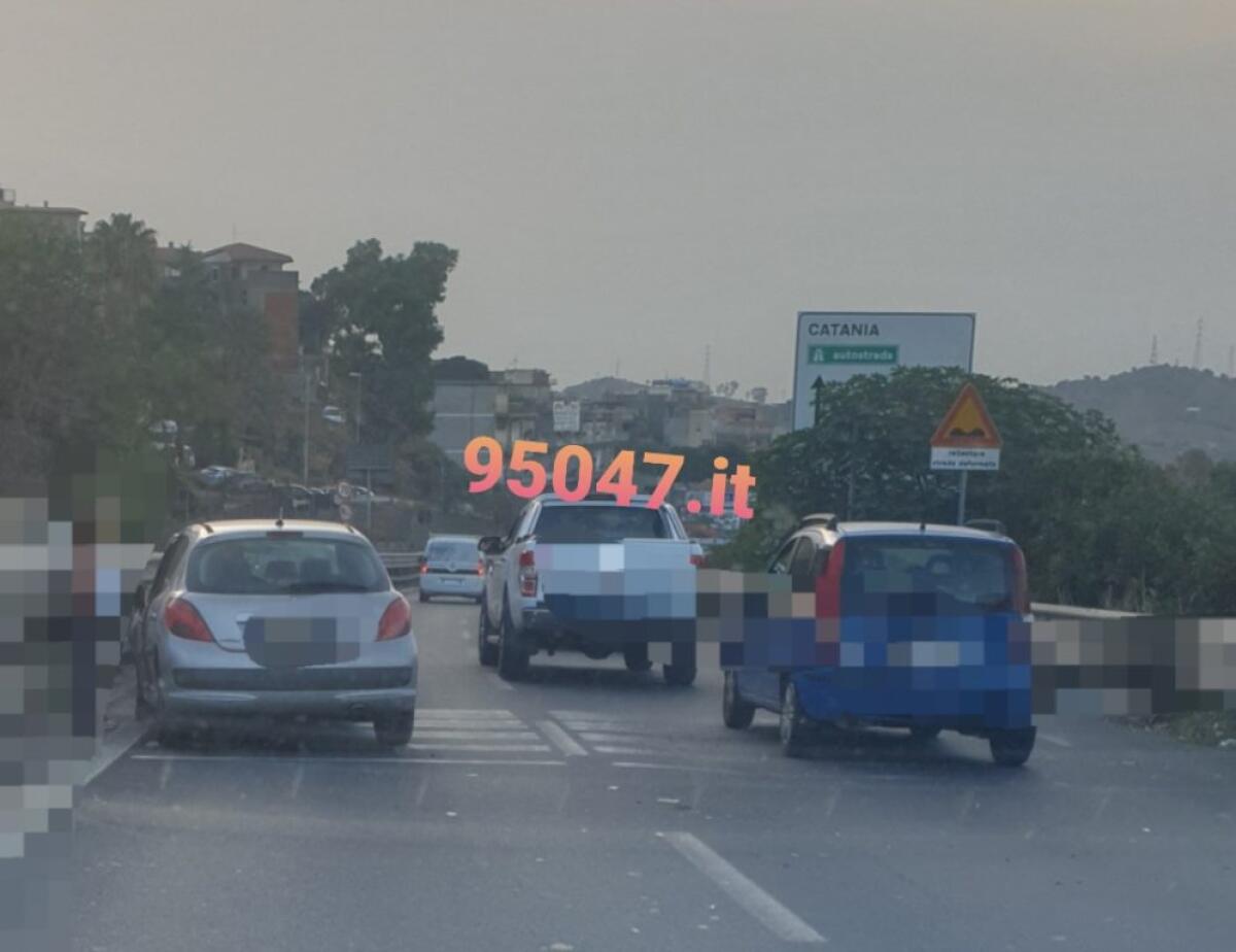 TAMPONAMENTO SULLA SS121, CODE DIREZIONE CATANIA - 
