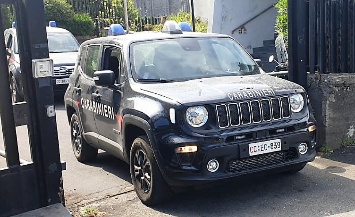 BELPASSO. SORPRESO A SPACCIARE AGGREDISCE I CC CON L’AIUTO DEL GEMELLO: LUI ARRESTATO, FRATELLO DENUNCIATO - 