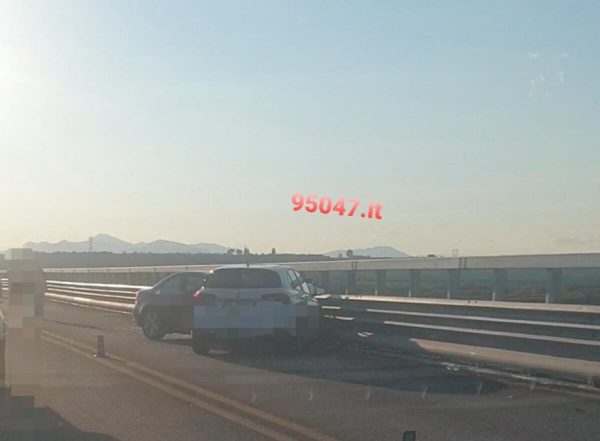 GRAVE INCIDENTE SULL' A19 TRA MOTTA SANT'ANASTASIA E GERBINI, DUE FERITI. LE FOTO - 