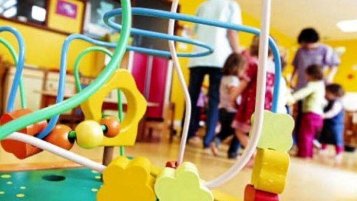 AUGUSTA, BAMBINI DELL’ASILO MALTRATTATI IN CLASSE, MAESTRA SOSPESA PER DIECI MESI - 