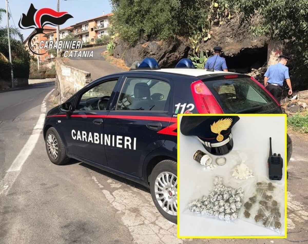 CATANIA, RIFORNIVA I PUSHER SUL CAMPO NASCONDENDO LA DROGA NELLE MUTANDE. - 