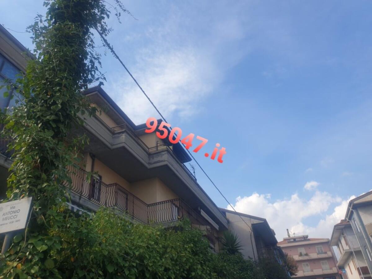 BELPASSO A FUOCO IL SOTTOTETTO DI UN'ABITAZIONE - 