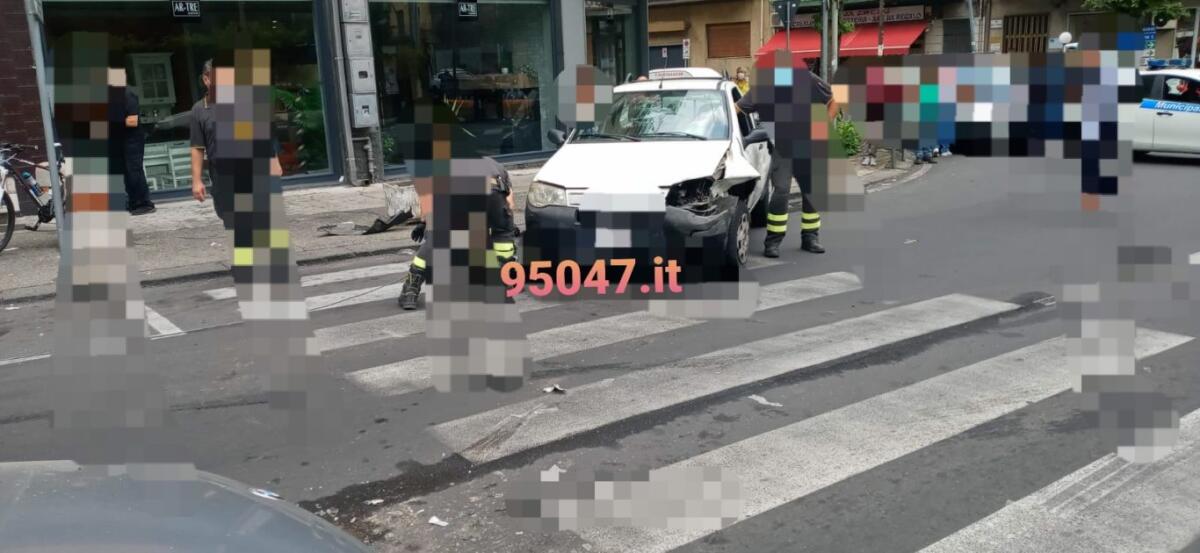 SAN GIOVANNI LA PUNTA: VIOLENTO SCONTRO TRA DUE AUTO - 