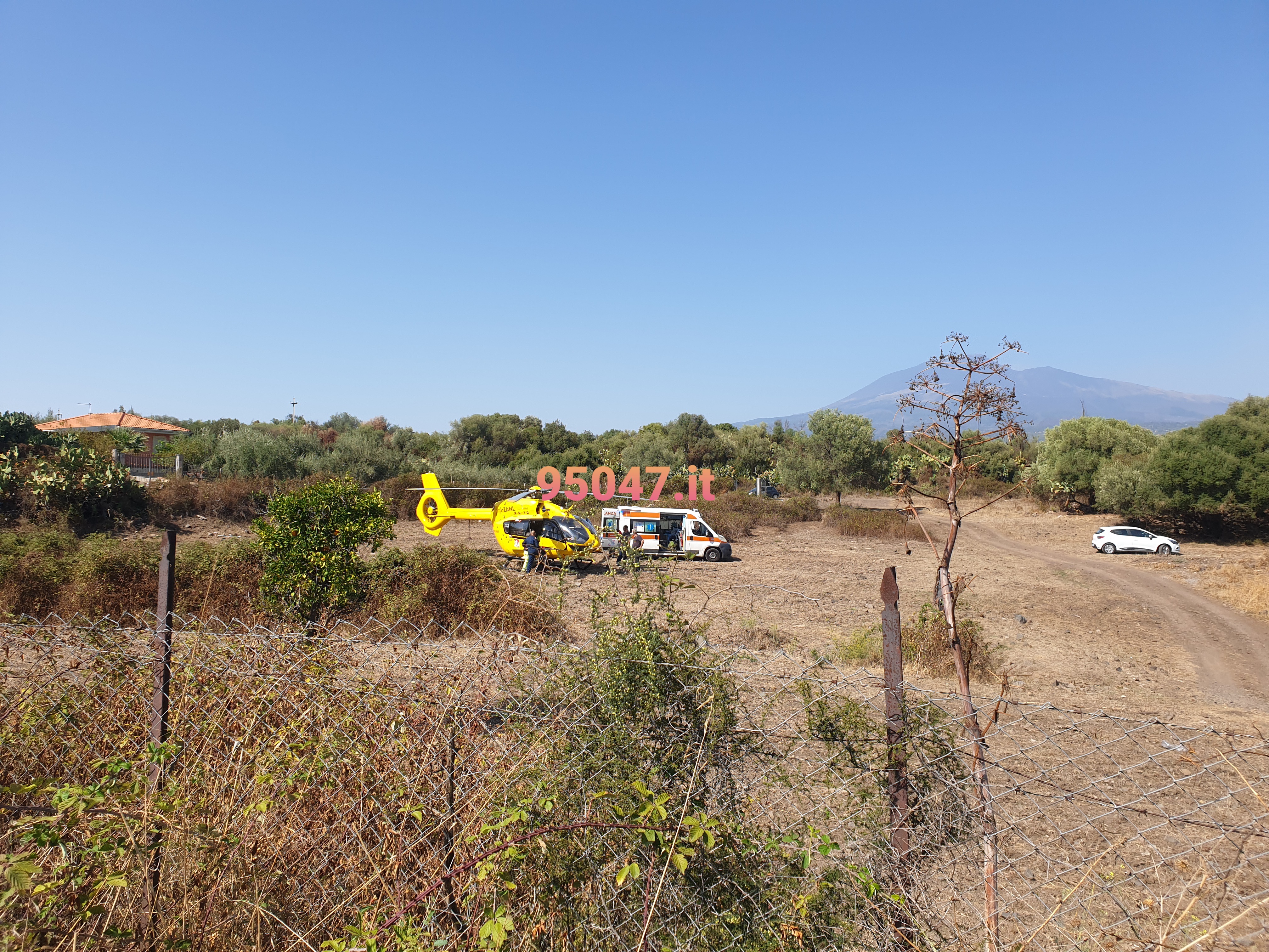 GRAVE INCIDENTE IERI POMERIGGIO A BELPASSO, SI SCHIANTA CONTRO IL GUARDRAIL E LA MOTO SI SPEZZA IN DUE