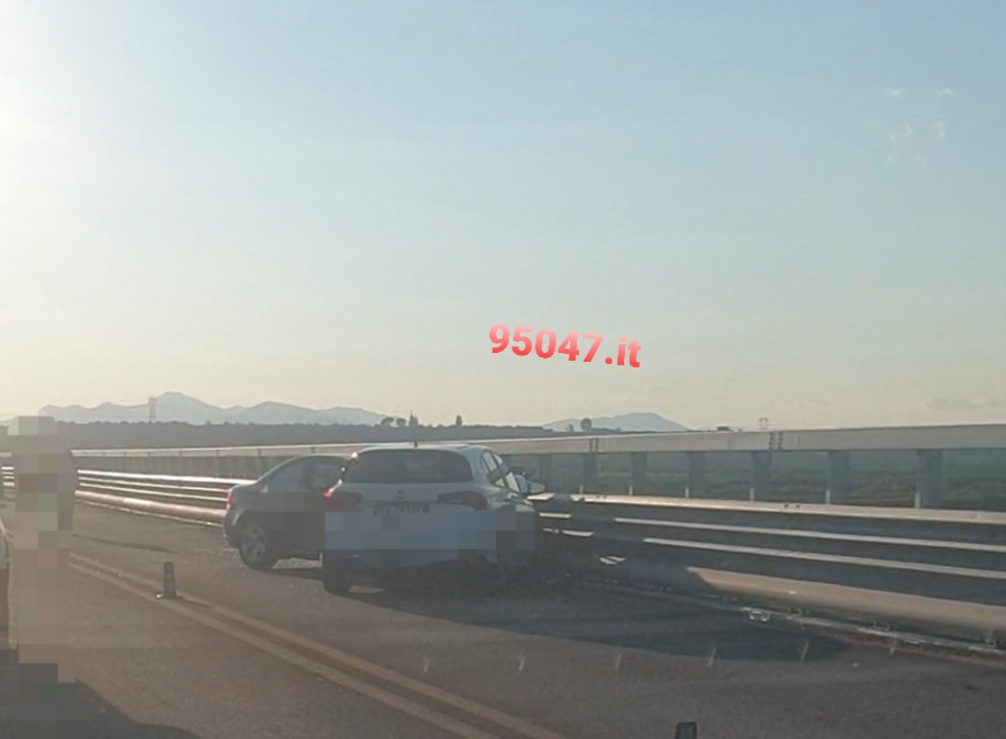 GRAVE INCIDENTE SULL' A19 TRA MOTTA SANT'ANASTASIA E GERBINI, DUE FERITI. LE FOTO