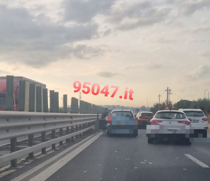 TAMPONAMENTO SULLA SS121, CODE IN DIREZIONE CATANIA