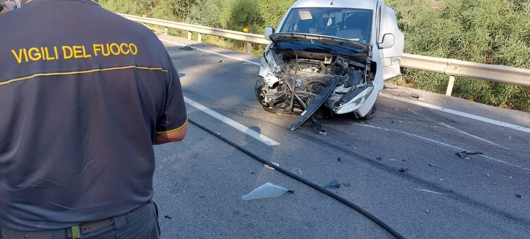A29, SCONTRO TIR-FURGONE: MORTO 62ENNE  E UN FERITO GRAVE