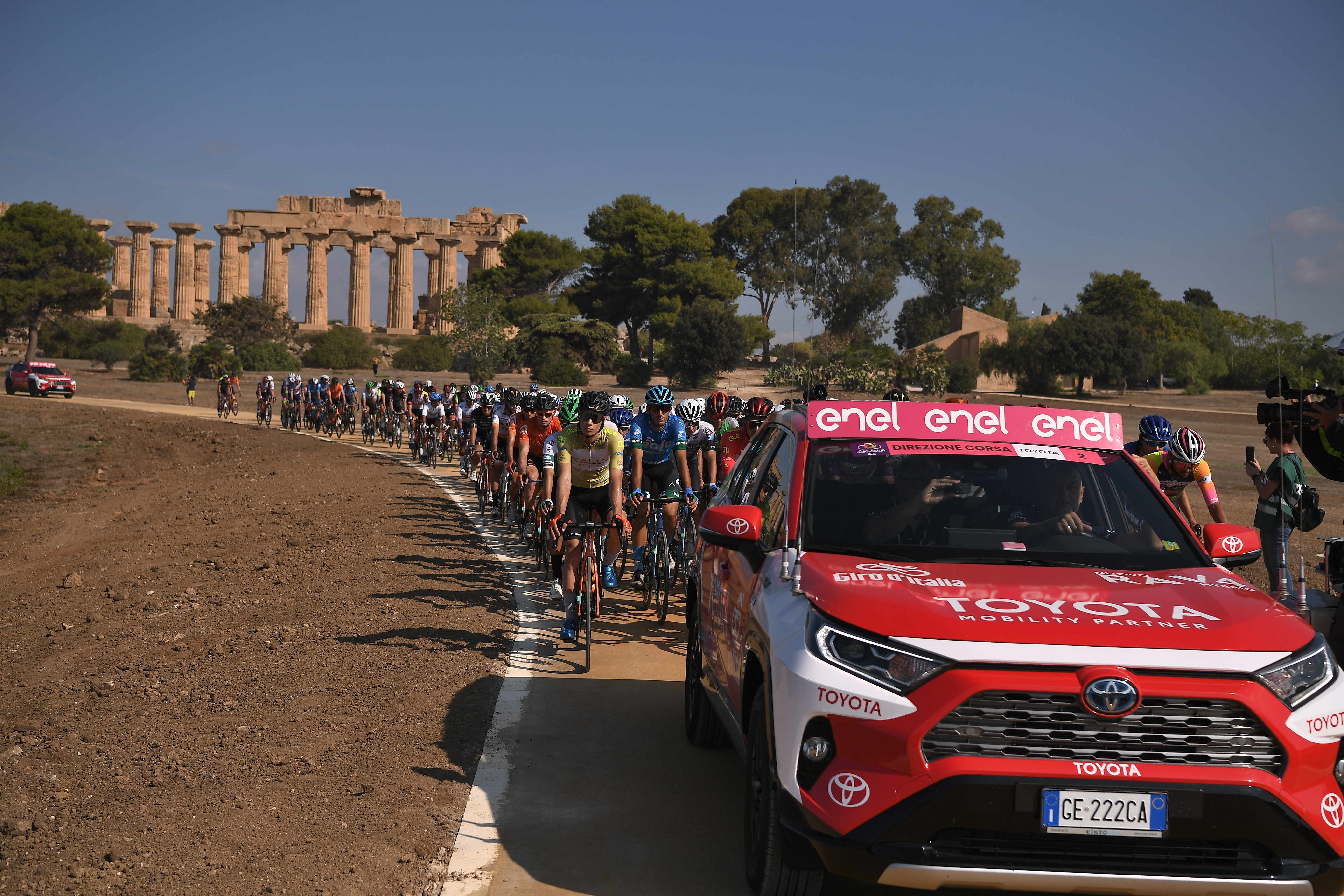 GIRO DI SICILIA, MOLANO FA IL BIS IN VOLATA A MONDELLO