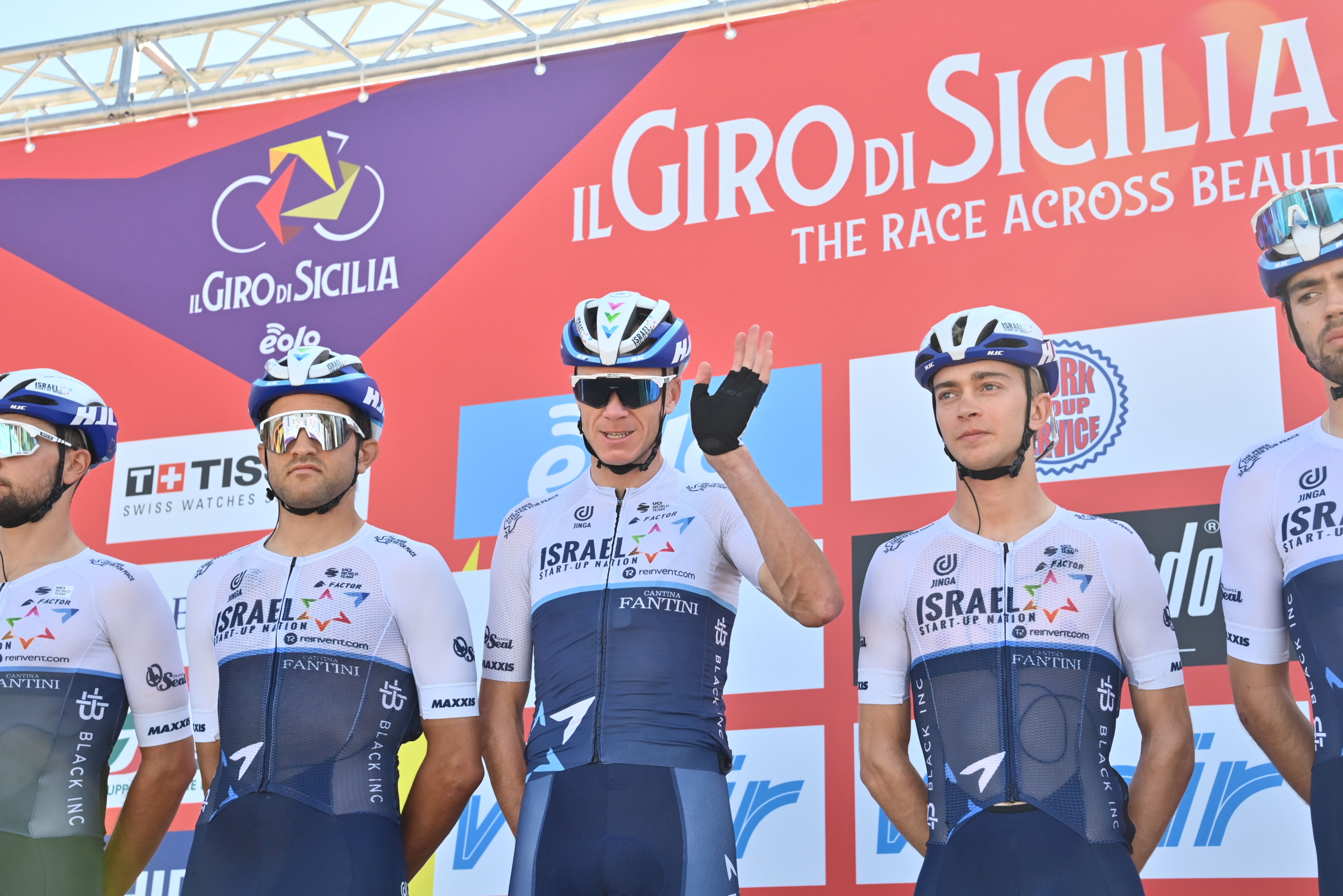 GIRO DI SICILIA, MOLANO FA IL BIS IN VOLATA A MONDELLO